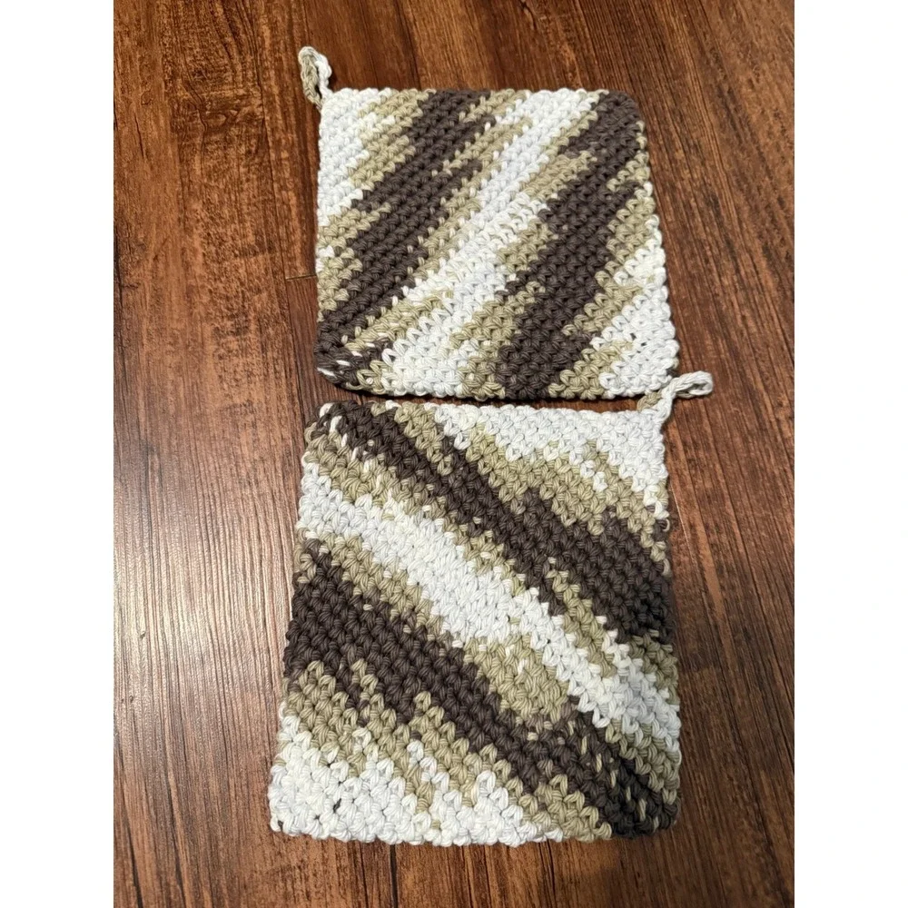 Set of 2 Crochet Hot Pads Potholders  Heat Resistant Rustic Double Thickness New